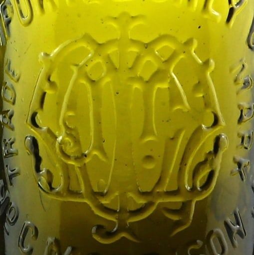 California Club House - Monogram Detail Siri